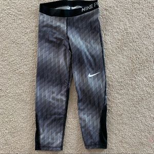 Nike Pro capris